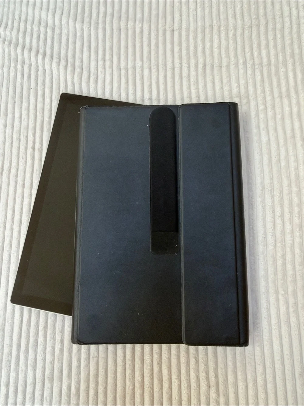 Sleek Black Tablet - High-Performance Touchscreen